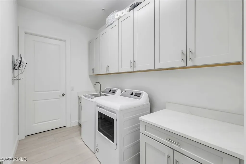 2472 Breakwater Way Naples FL 34112