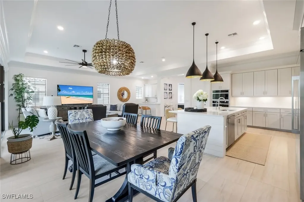 2472 Breakwater Way Naples FL 34112