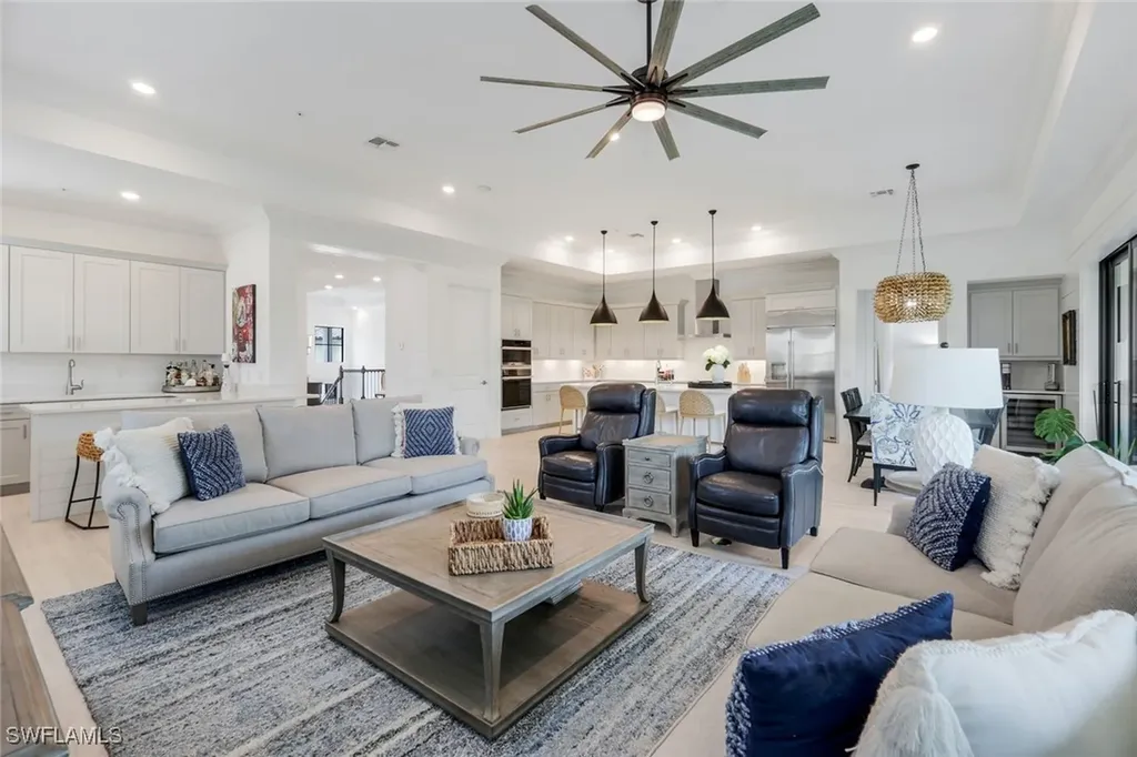 2472 Breakwater Way Naples FL 34112