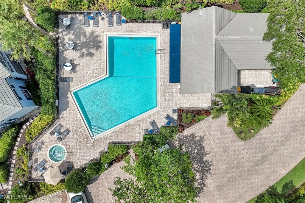 7087 Barrington Circle Naples FL 34108