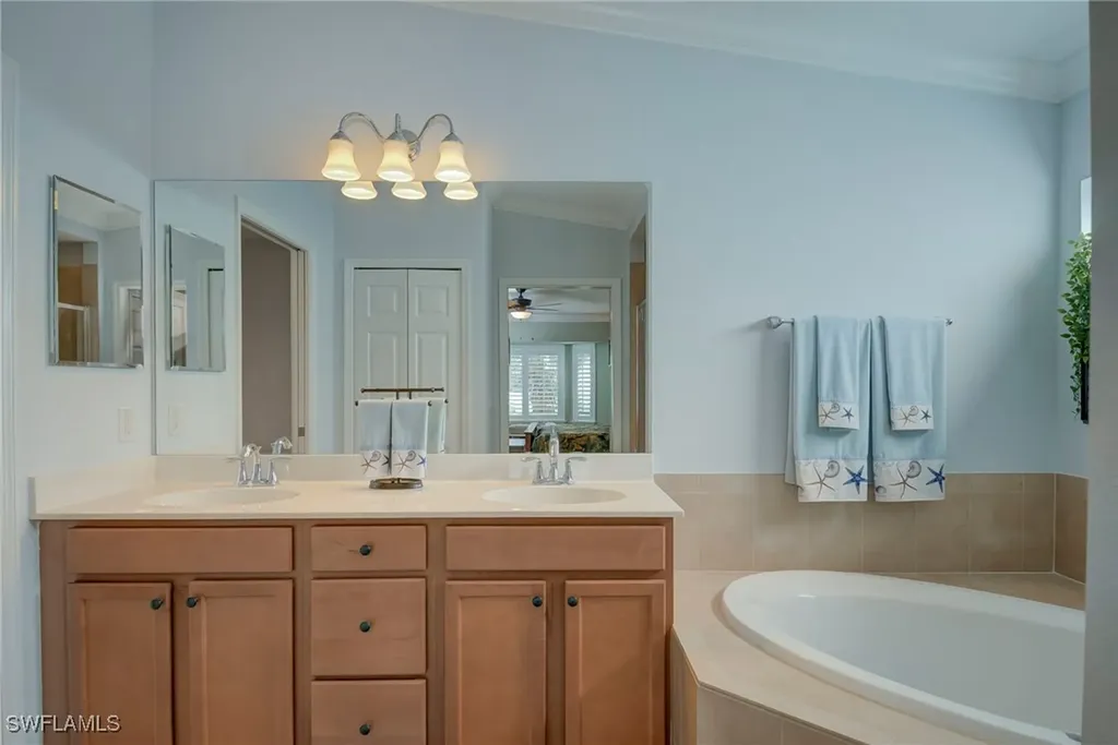 10062 Siesta Bay Drive Naples FL 34120