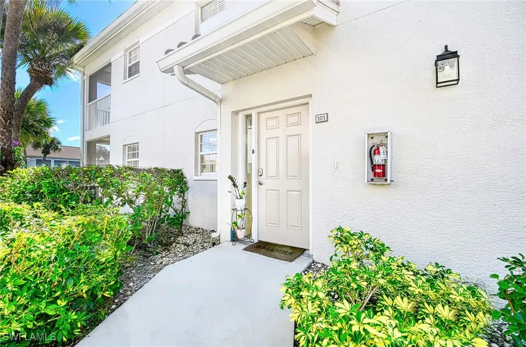 6804 Satinleaf Road S Naples FL 34109