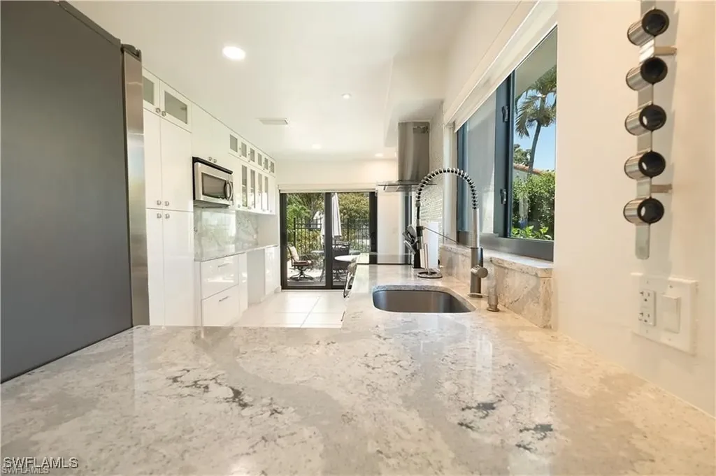 845 Reef Point Circle Naples FL 34108