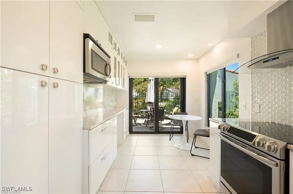 845 Reef Point Circle Naples FL 34108