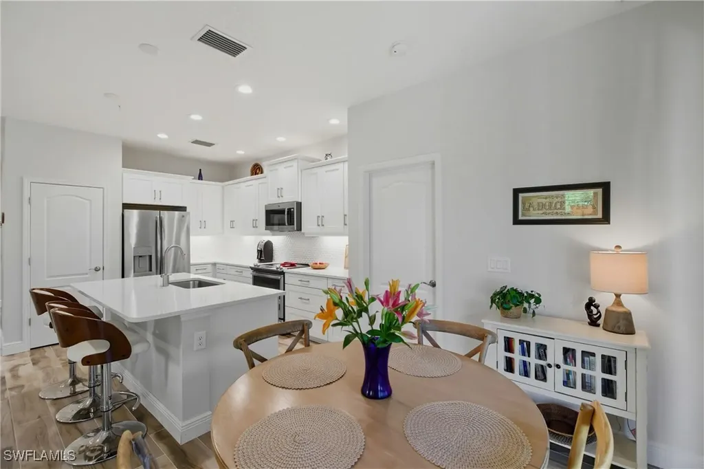 6947 Avalon Circle Naples FL 34112