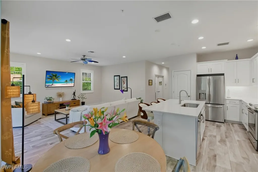 6947 Avalon Circle Naples FL 34112