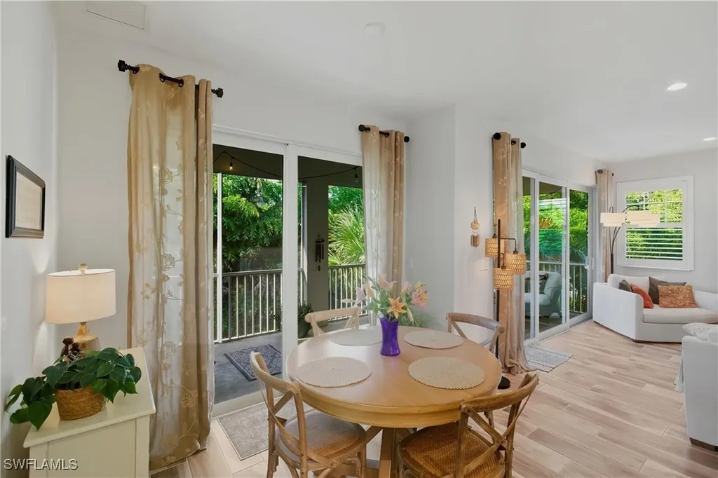 6947 Avalon Circle Naples FL 34112