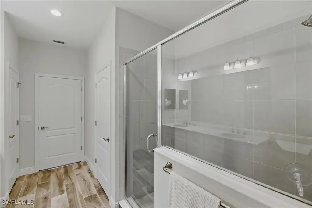 6947 Avalon Circle Naples FL 34112