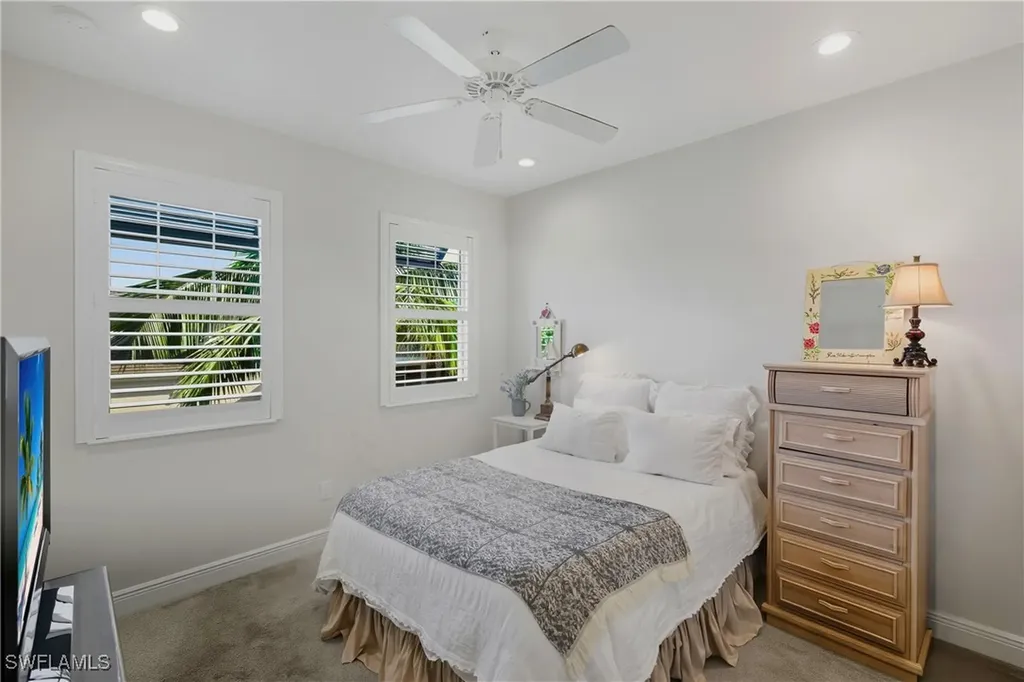 6947 Avalon Circle Naples FL 34112