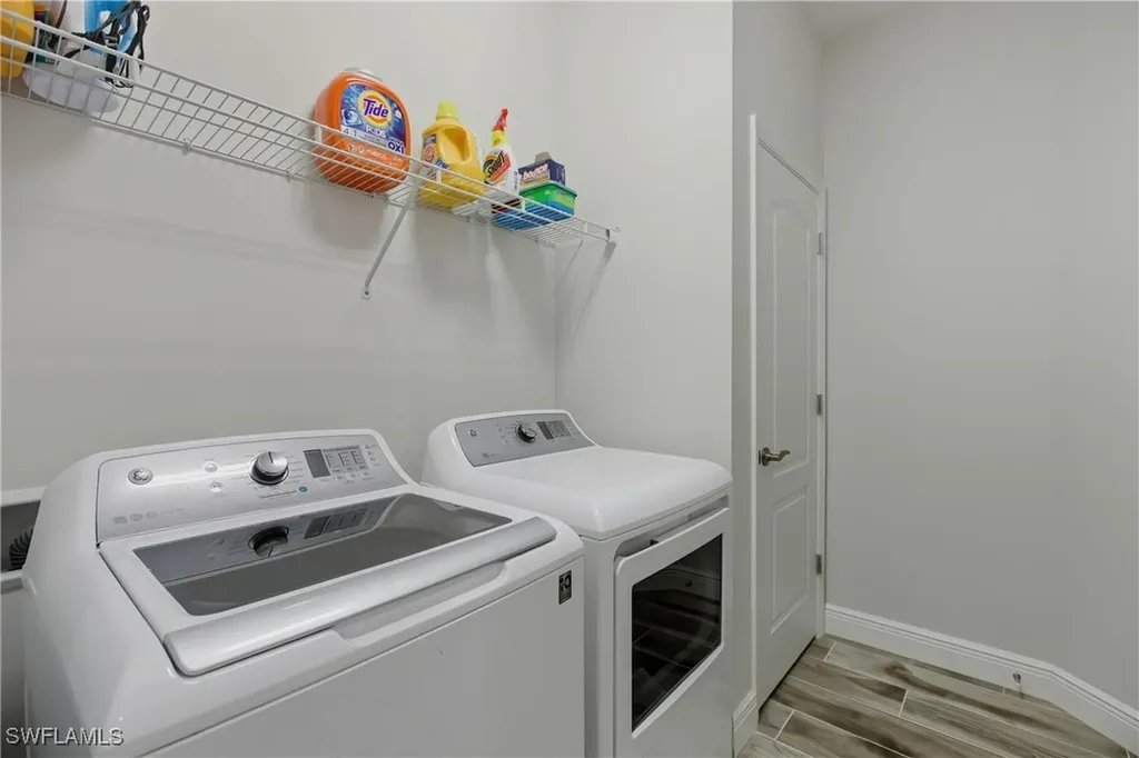 6947 Avalon Circle Naples FL 34112