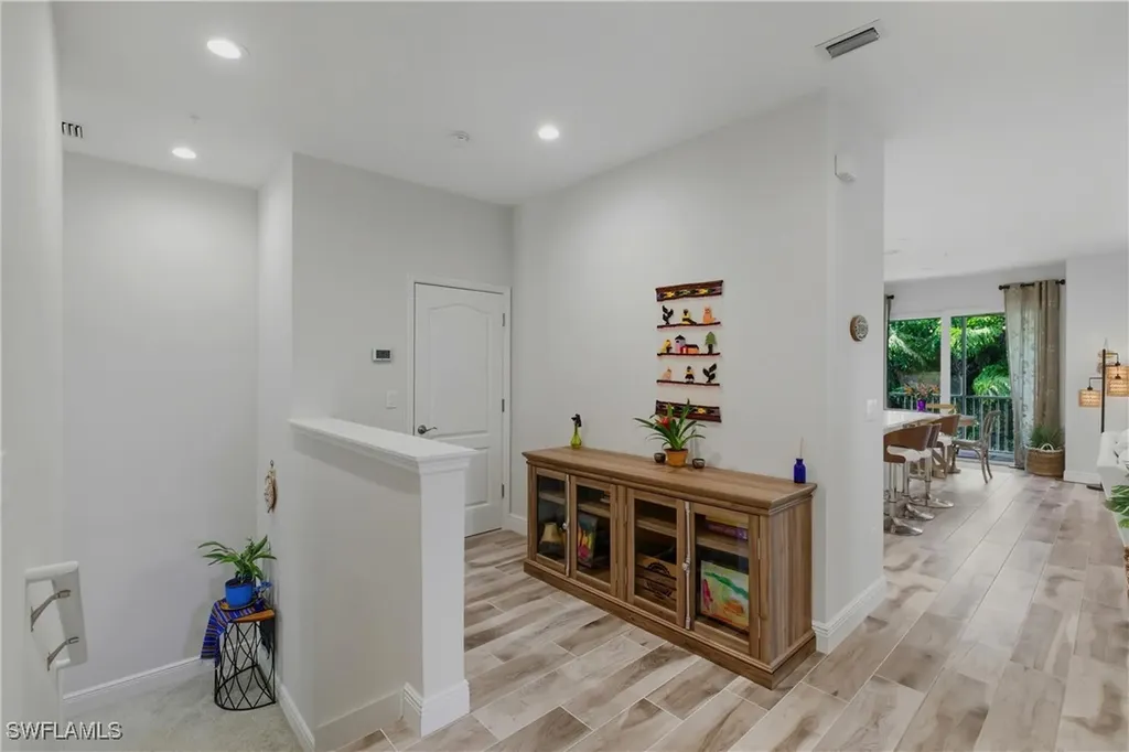 6947 Avalon Circle Naples FL 34112