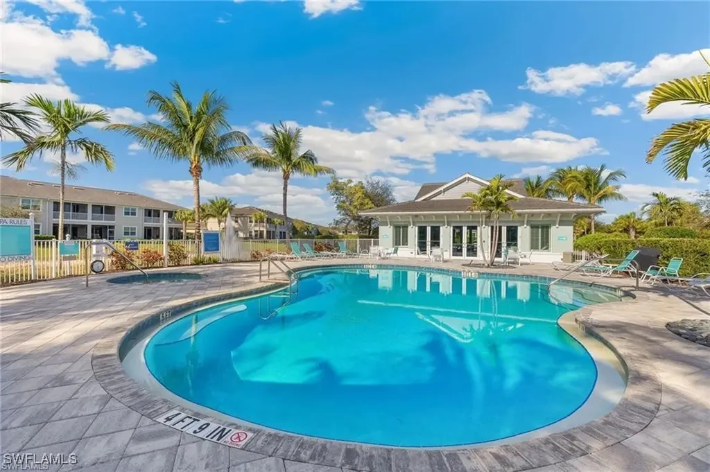 6947 Avalon Circle Naples FL 34112