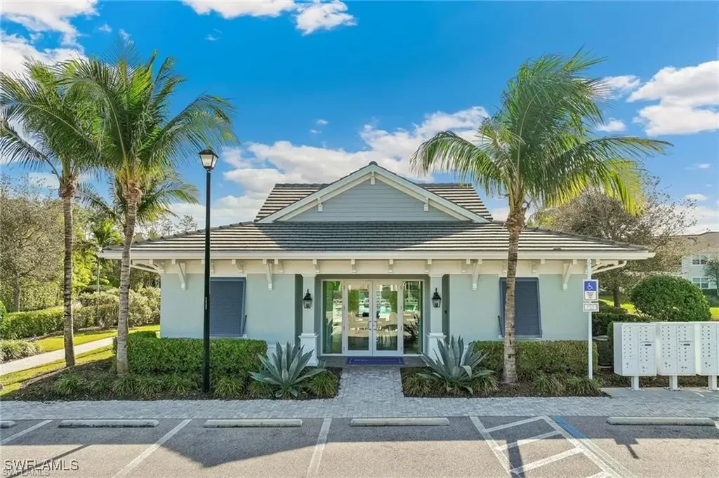 6947 Avalon Circle Naples FL 34112