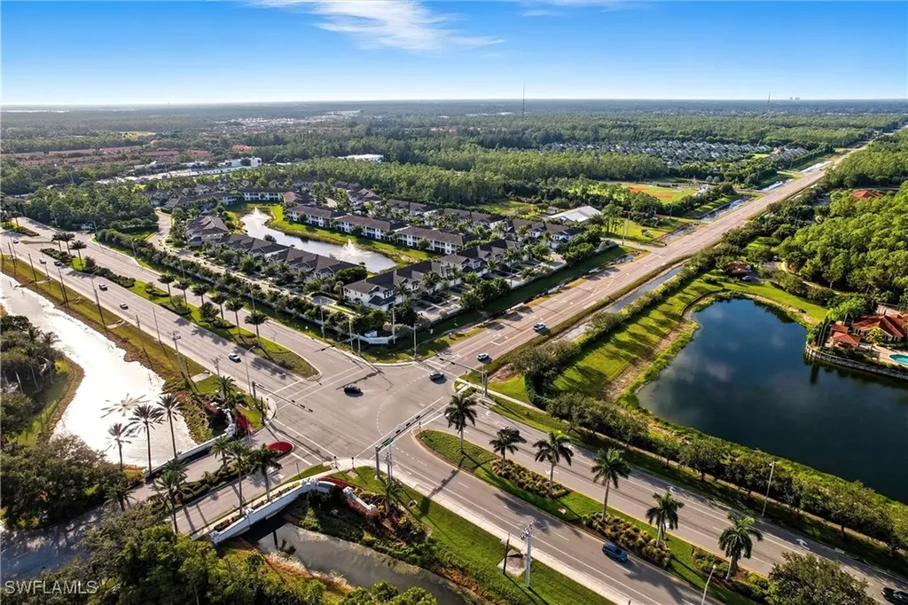 6947 Avalon Circle Naples FL 34112