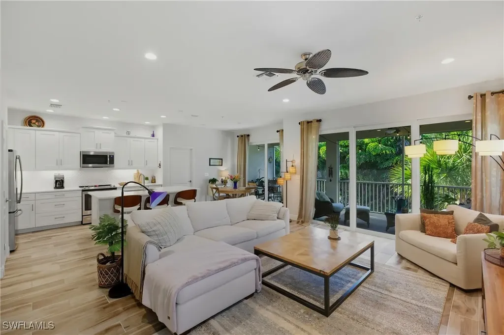 6947 Avalon Circle Naples FL 34112