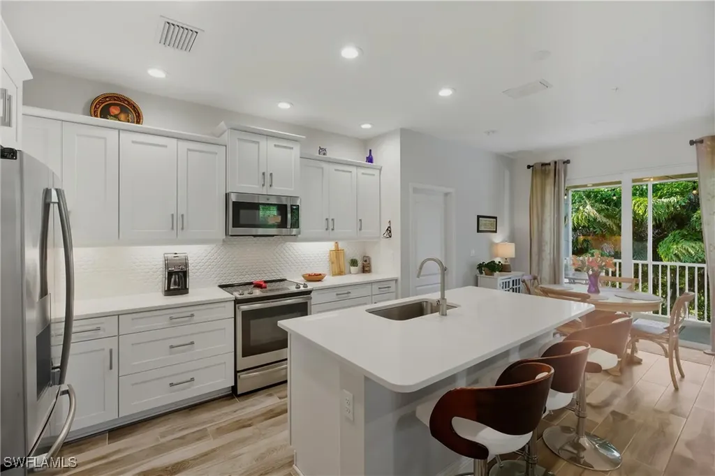 6947 Avalon Circle Naples FL 34112