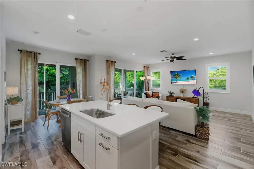 6947 Avalon Circle Naples FL 34112