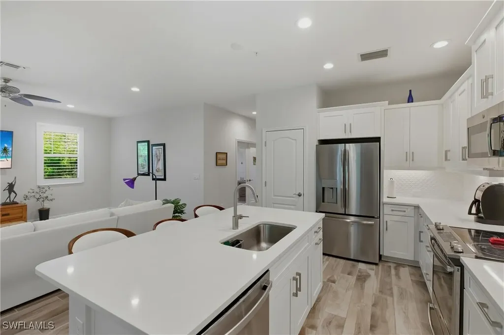 6947 Avalon Circle Naples FL 34112