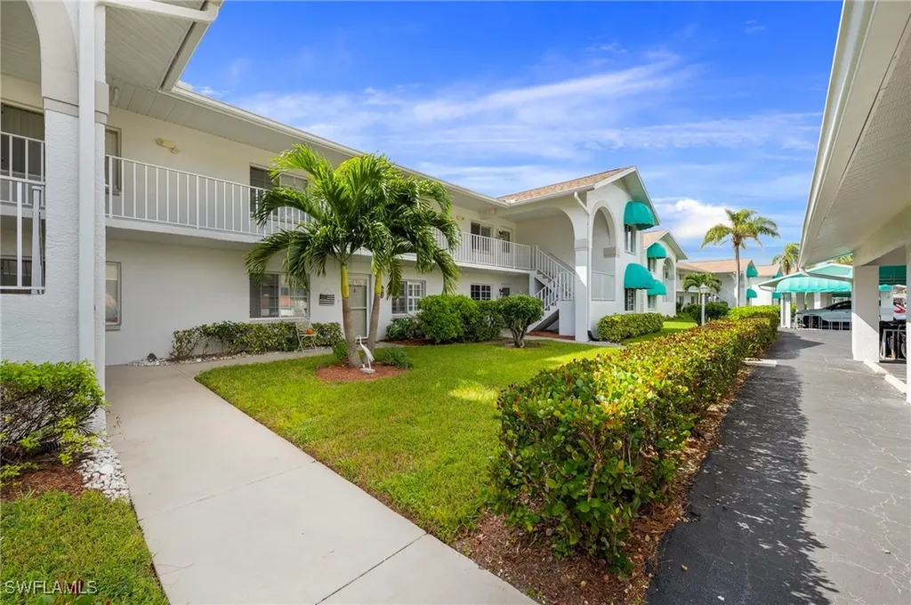 379 Gabriel Circle Naples FL 34104