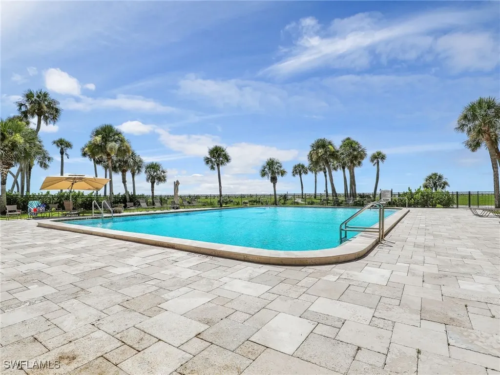 10951 Gulf Shore Drive Naples FL 34108