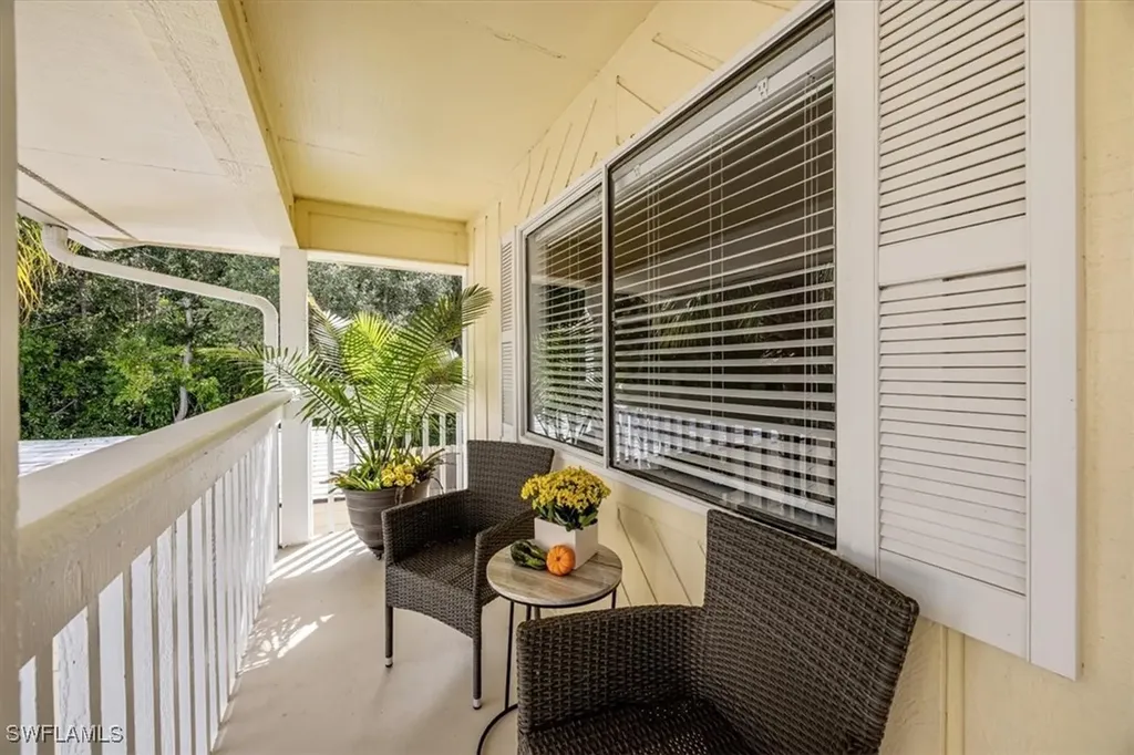 4635 Bayshore Drive Naples FL 34112