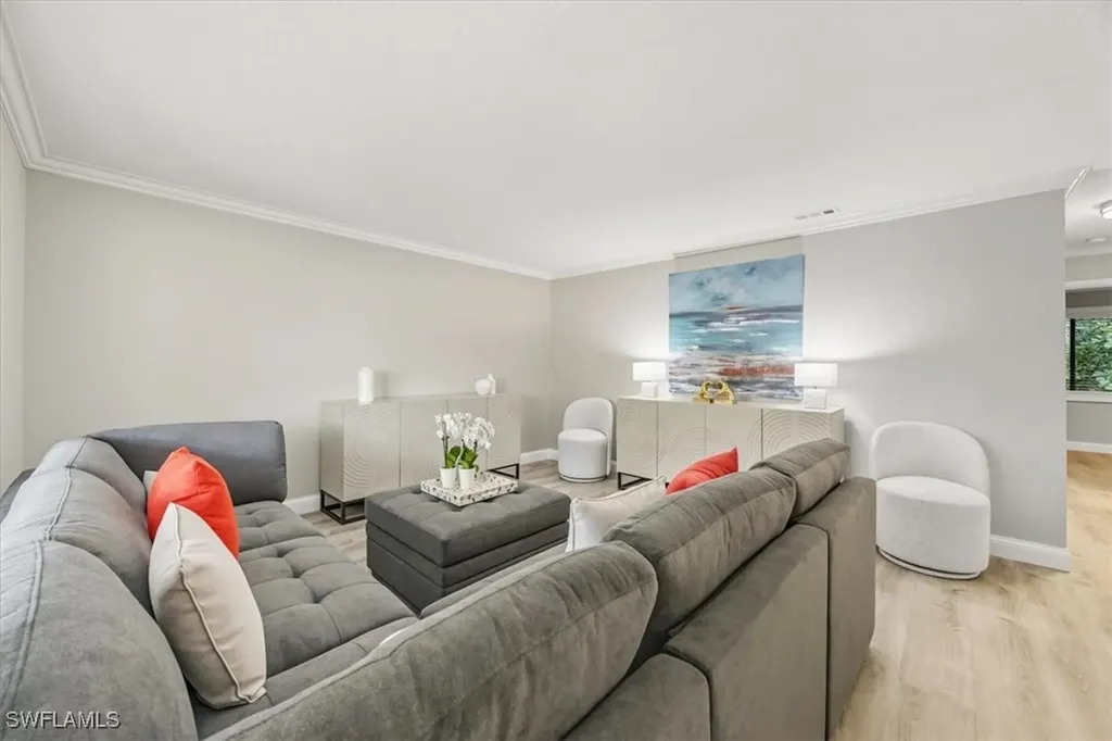 4635 Bayshore Drive Naples FL 34112