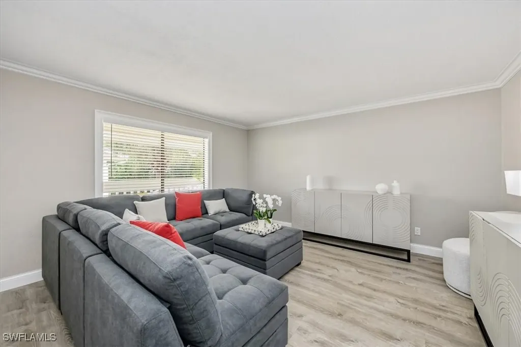 4635 Bayshore Drive Naples FL 34112