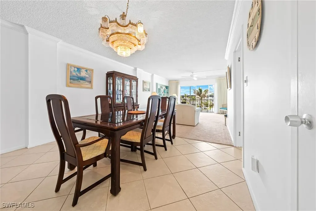 1977 Gulf Shore Boulevard N Naples FL 34102