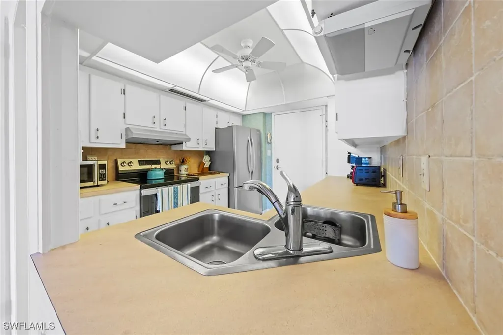 1977 Gulf Shore Boulevard N Naples FL 34102