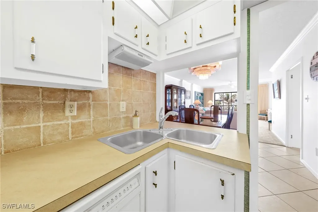 1977 Gulf Shore Boulevard N Naples FL 34102