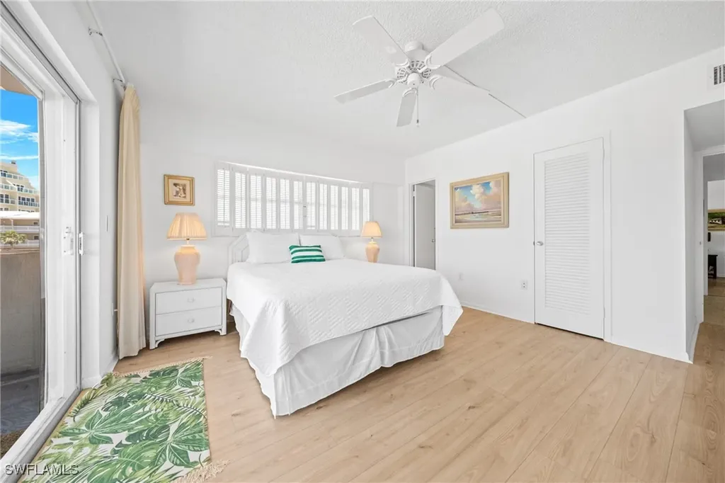 1977 Gulf Shore Boulevard N Naples FL 34102