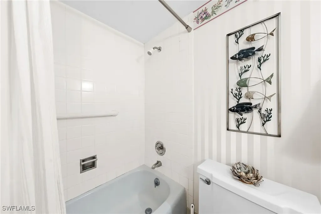 1977 Gulf Shore Boulevard N Naples FL 34102