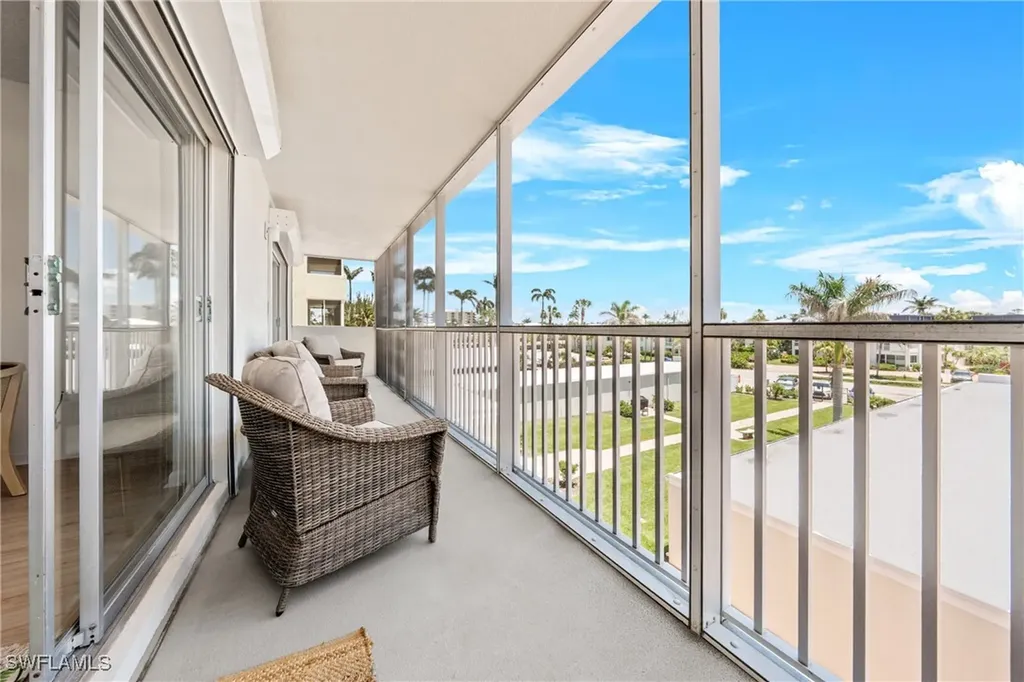 1977 Gulf Shore Boulevard N Naples FL 34102