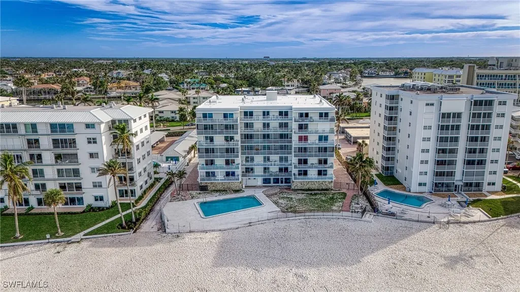 1977 Gulf Shore Boulevard N Naples FL 34102