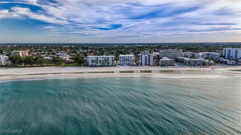 1977 Gulf Shore Boulevard N Naples FL 34102