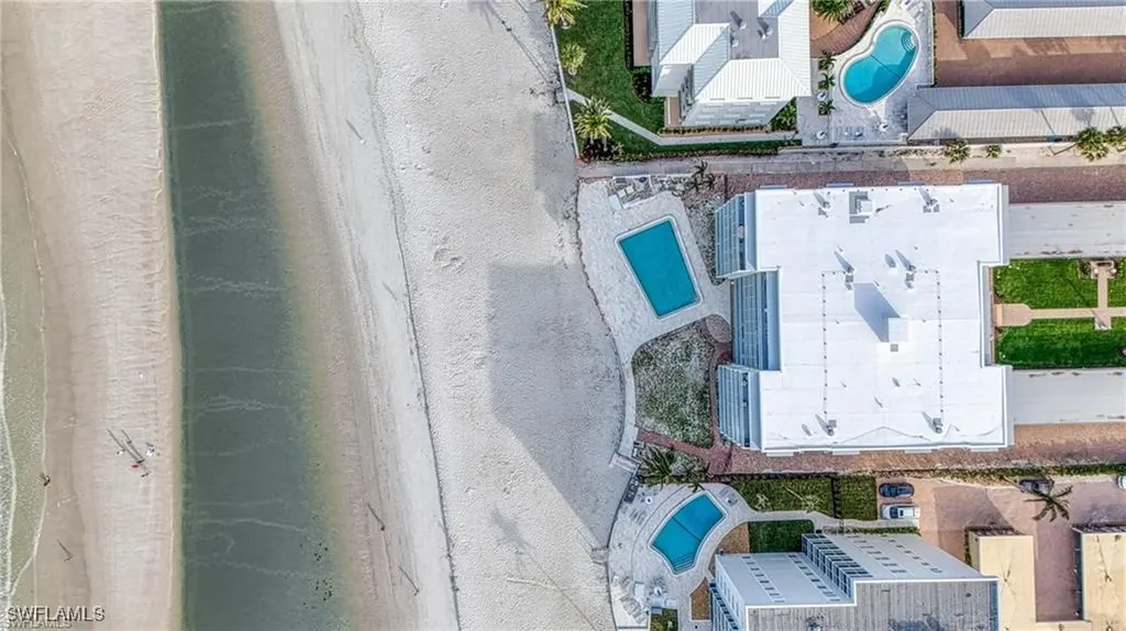 1977 Gulf Shore Boulevard N Naples FL 34102