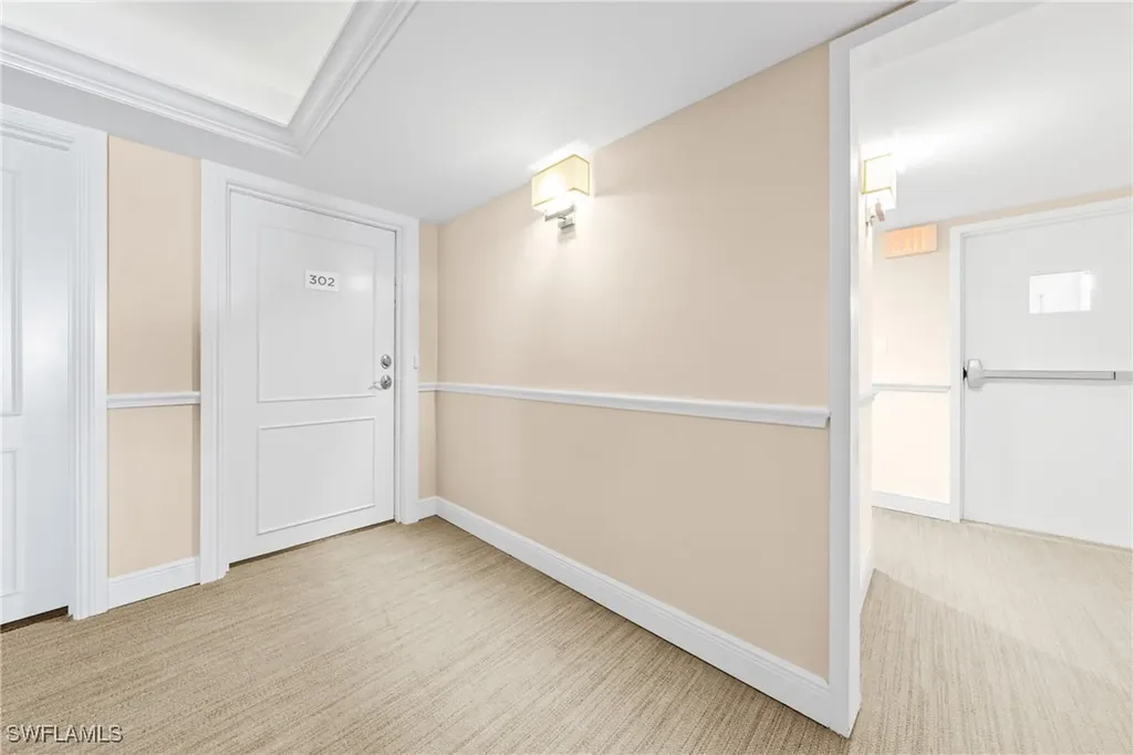 1977 Gulf Shore Boulevard N Naples FL 34102