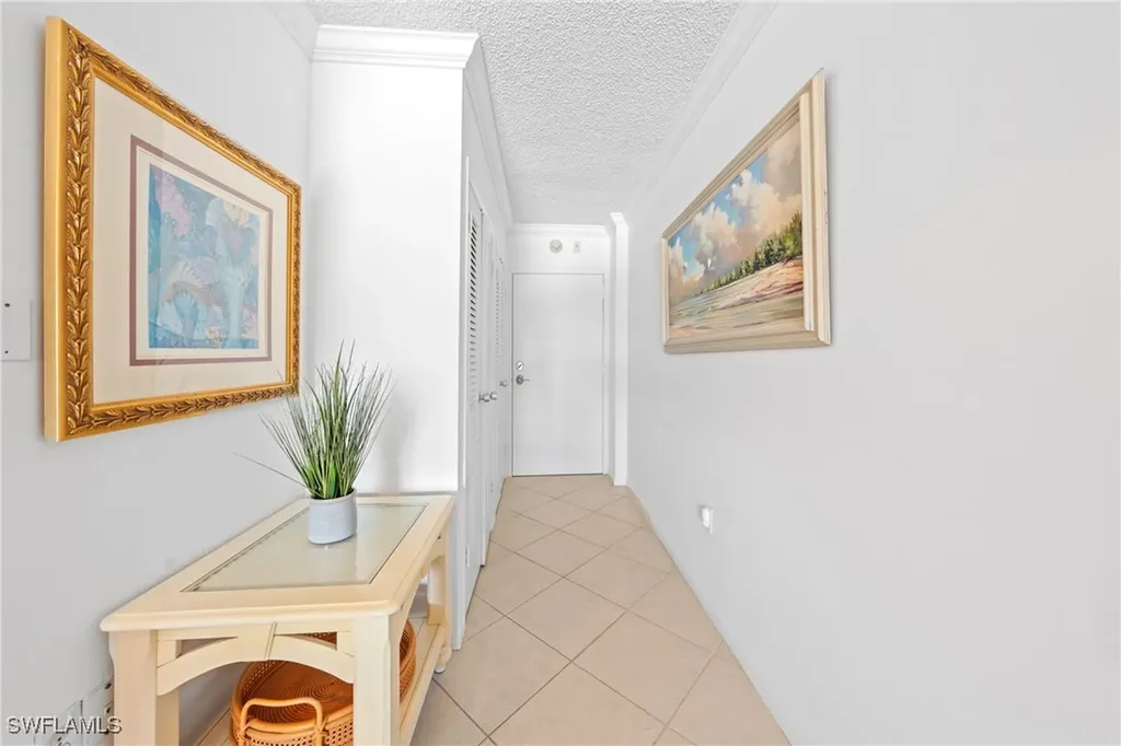 1977 Gulf Shore Boulevard N Naples FL 34102