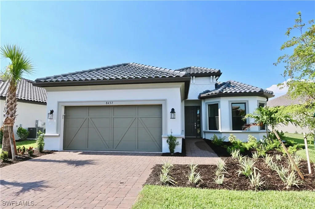 8437 Rosa Court Naples FL 34114