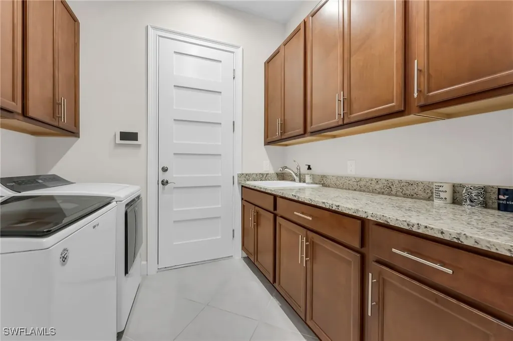 6277 Antigua Way Naples FL 34113