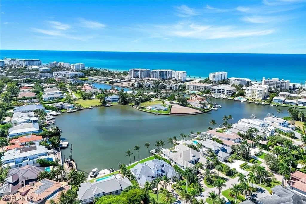 400 Spring Line Drive Naples FL 34102