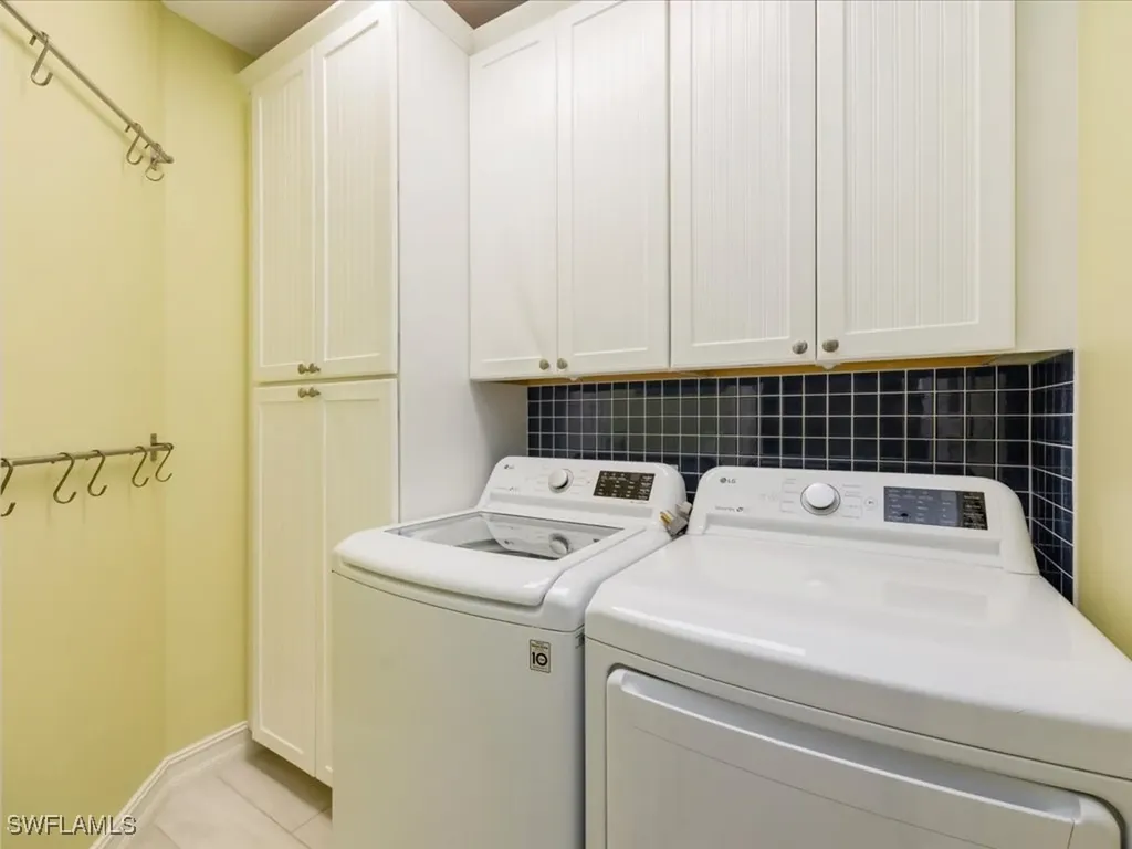 9566 Gulf Shore Drive Naples FL 34108