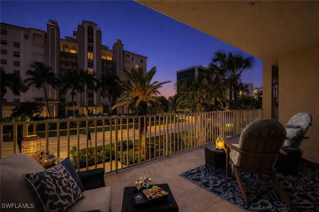 9566 Gulf Shore Drive Naples FL 34108