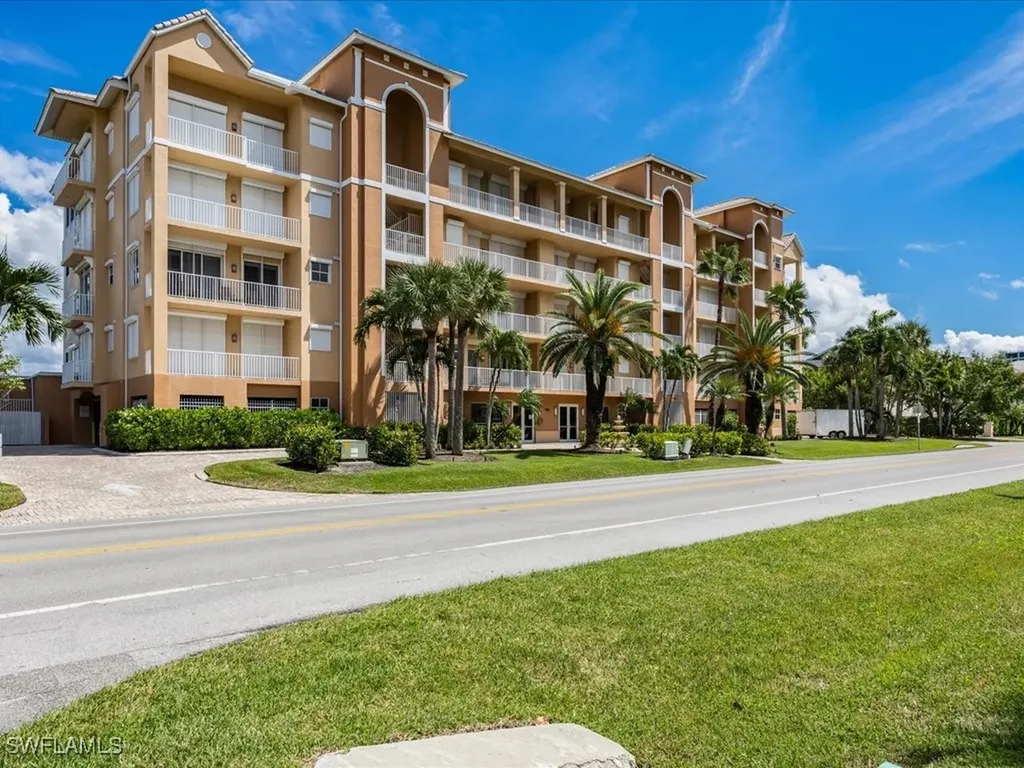 9566 Gulf Shore Drive Naples FL 34108