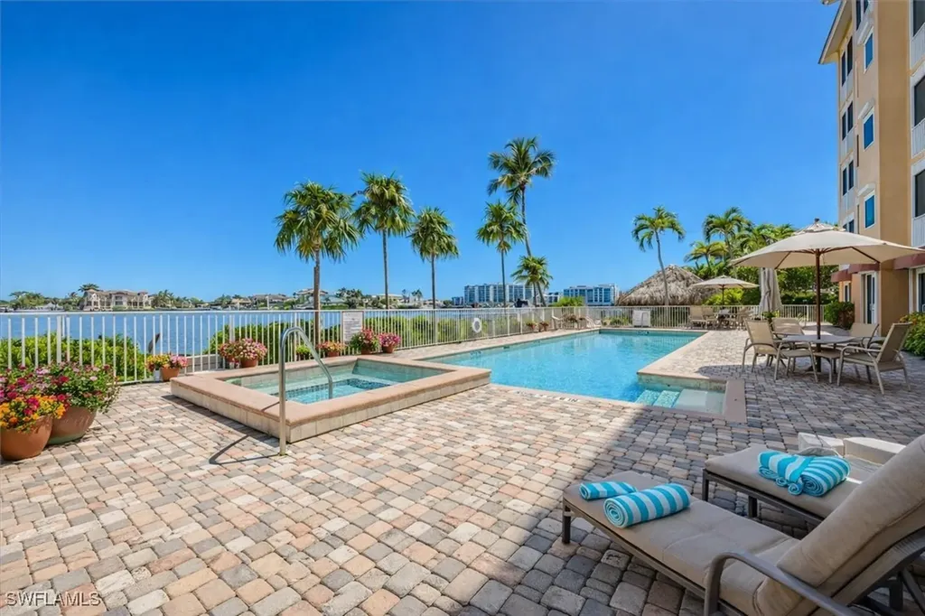 9566 Gulf Shore Drive Naples FL 34108