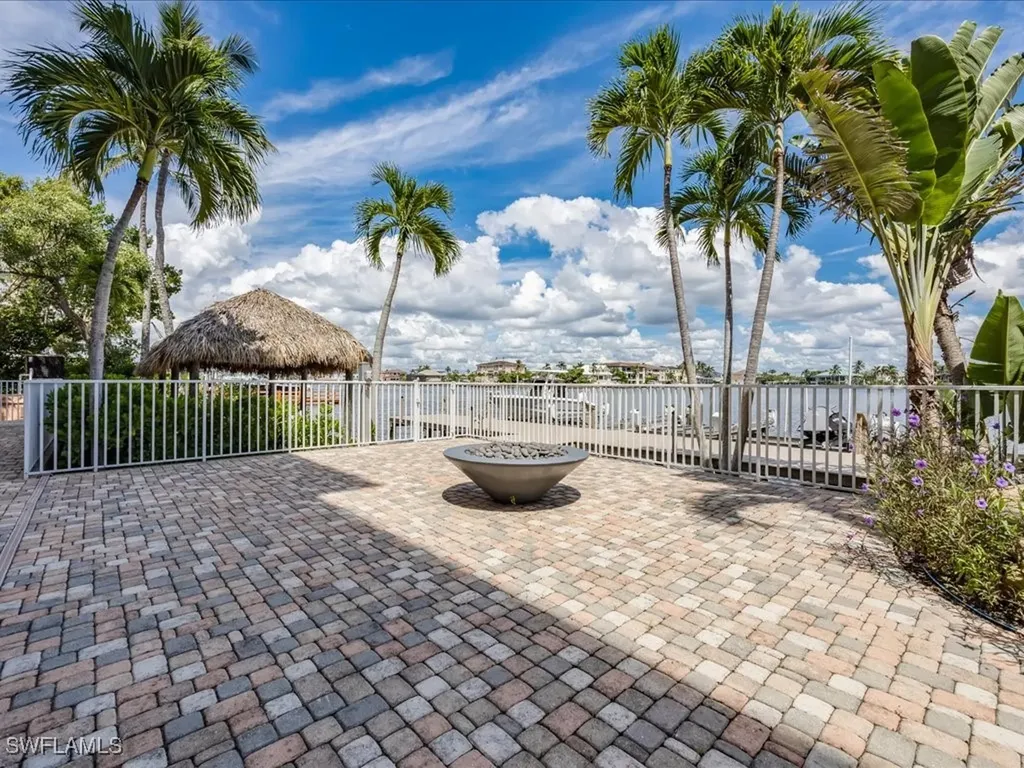 9566 Gulf Shore Drive Naples FL 34108