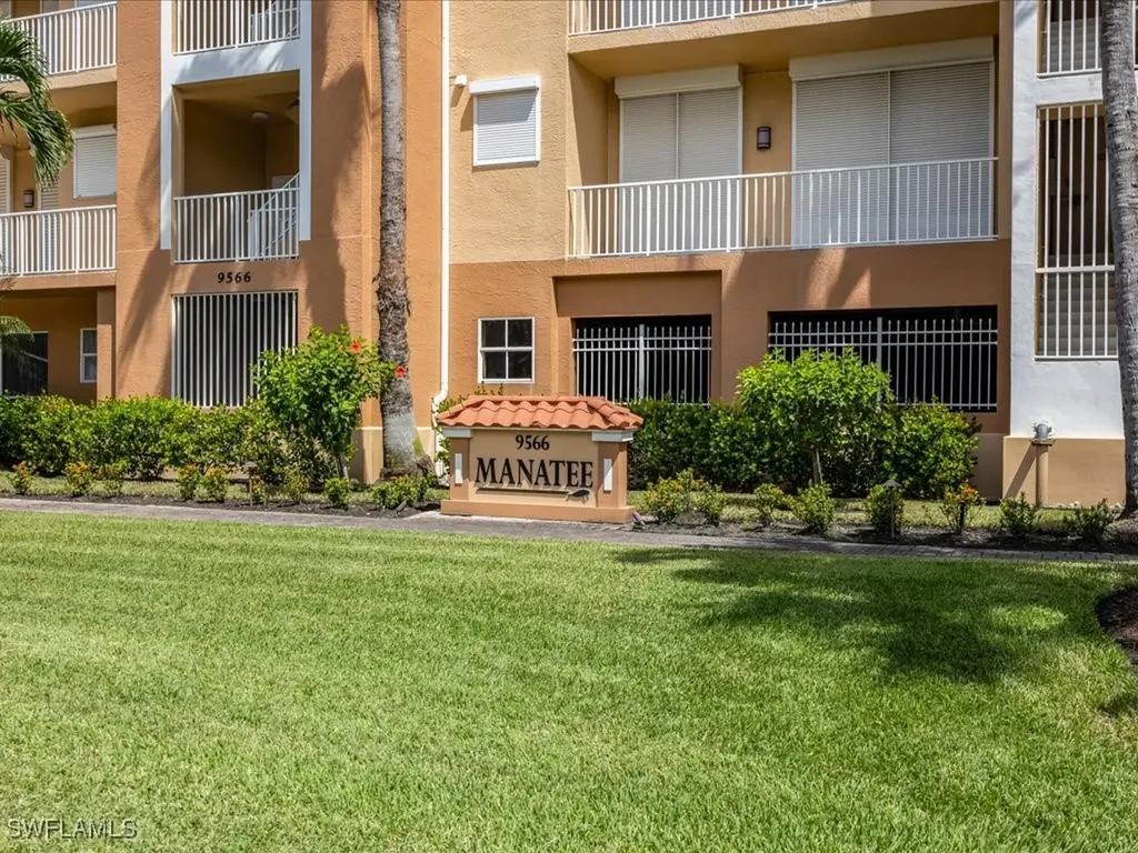 9566 Gulf Shore Drive Naples FL 34108