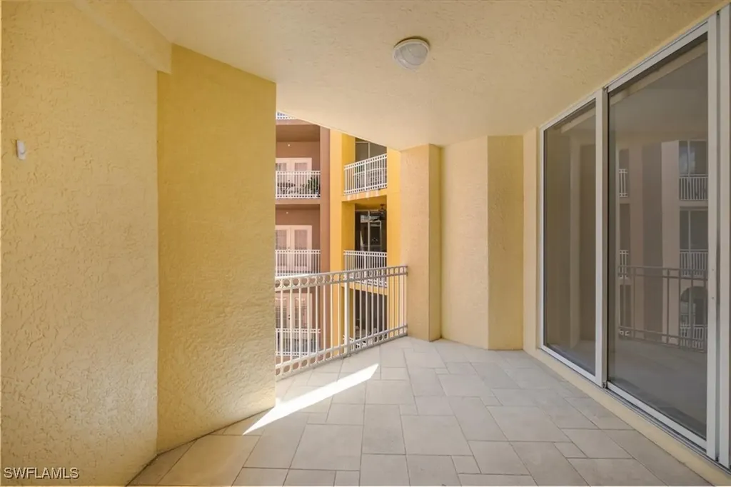 410 Bayfront Place Naples FL 34102