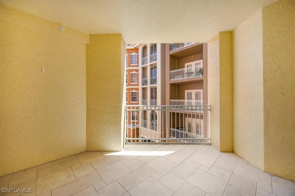 410 Bayfront Place Naples FL 34102