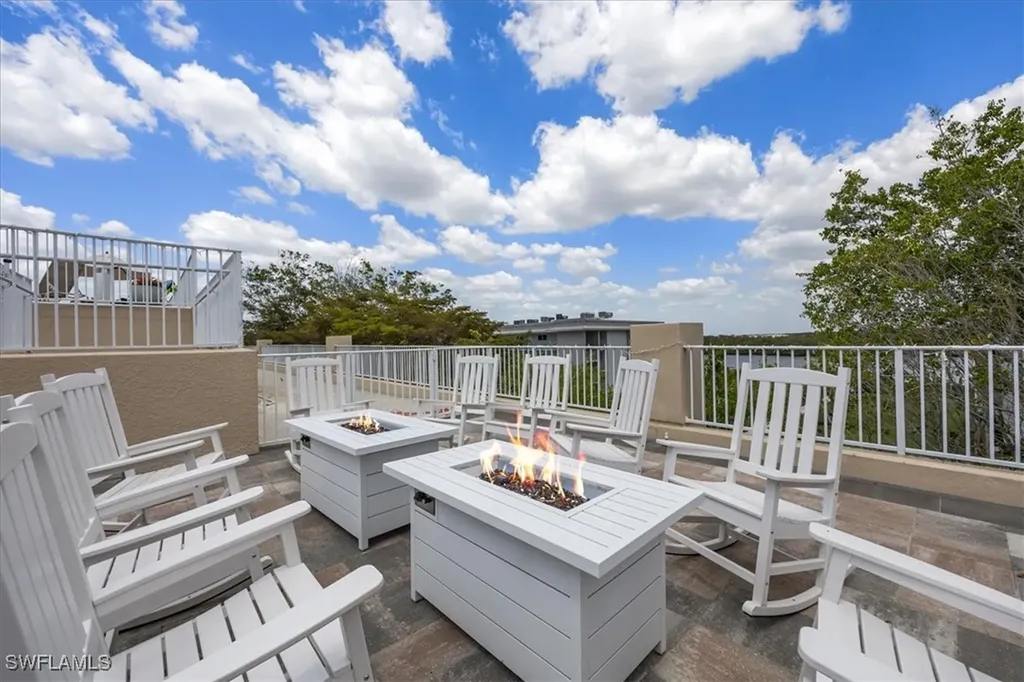 410 Bayfront Place Naples FL 34102